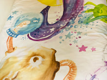 Carica l'immagine nel visualizzatore di Gallery, dettaglio copripiumone a sacco Spaziale illustrazione Clara Grassi