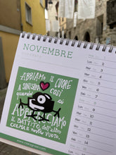 Carica l&#39;immagine nel visualizzatore di Gallery, Calendario da Tavolo Pennuti Skizzati 16x23 cm con spirale metallica
